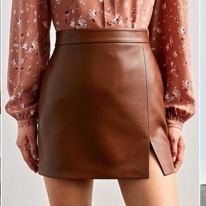 Aritzia Cognac Wilfred Leather Skirt Size 0